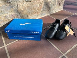 Botas de fútbol Joma negras