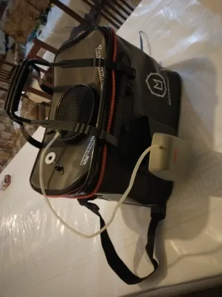 Cubo para peces con aireador