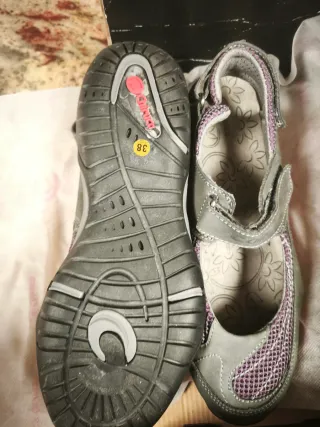 Sandalias Chiruca grises y moradas nuevas