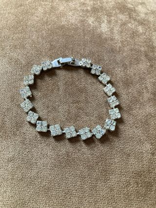 Pulsera de strass plateada
