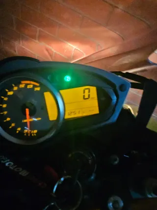 Kawasaki Z750 Verde y Negra