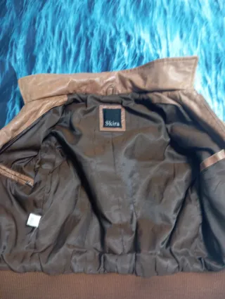 Cazadora bomber piel marrón,capucha cremallera