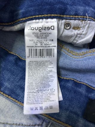 Shorts Desigual vaqueros bordados