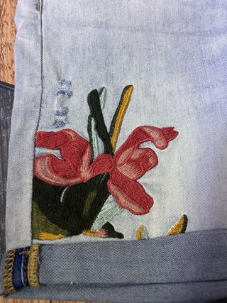 Shorts Desigual vaqueros bordados