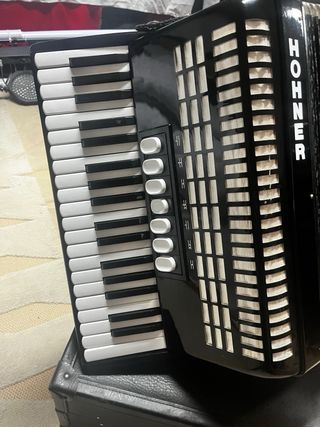 Acordeão Hohner Student 80 baixos