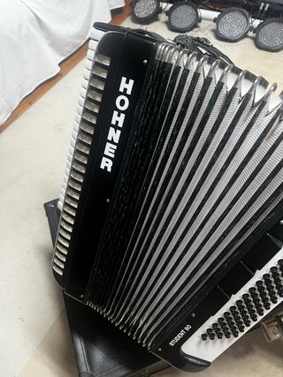 Acordeão Hohner Student 80 baixos