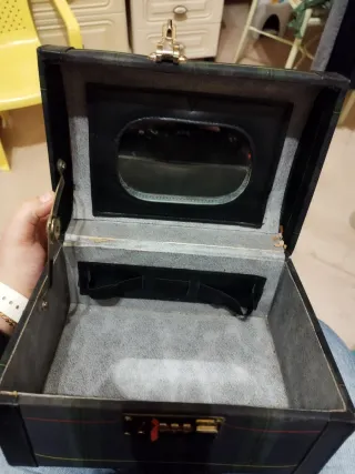 Beauty case vintage con combinazione