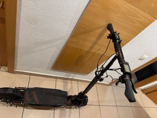 Patinete SmartGyro con papeles