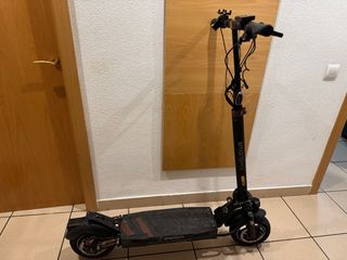 Patinete SmartGyro con papeles