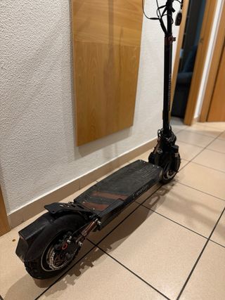 Patinete SmartGyro con papeles