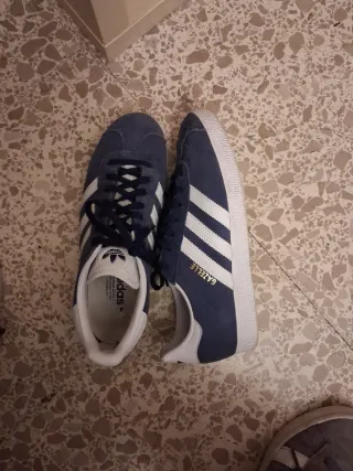 Zapatos Adidas Gazelle Azul y Blanco