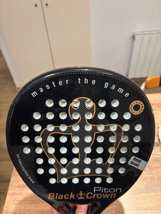 Pala pádel Black Crown Piton Clásica