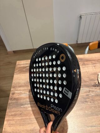 Pala pádel Black Crown Piton Clásica