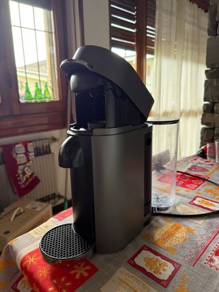Macchina Caffè Nespresso Vertuo Plus Nera