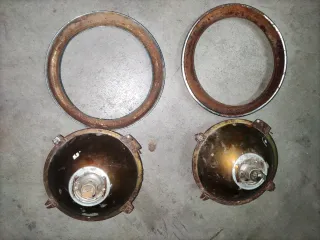 Faros y cerquillos Seat 850.