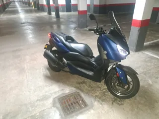 Yamaha Xmax 300 Azul