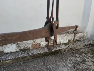 Balanza antigua de hierro Romana báscula