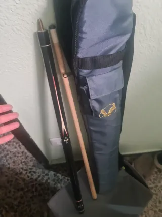 Taco de billar con estuche y tiza