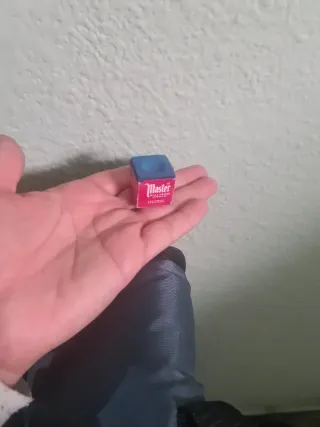 Taco de billar con estuche y tiza