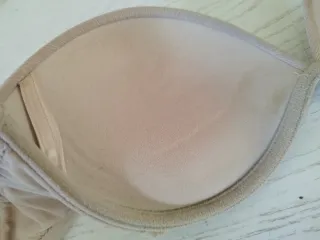 Sujetador palabra de honor sin tirantes beige