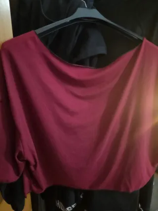 Camiseta Top Estampado Calaveras Rosas