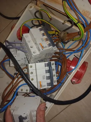 Lote material eléctrico y fusibles