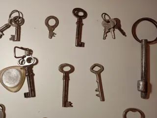 Lote de llaves antiguas