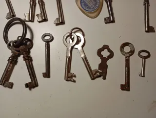Lote de llaves antiguas