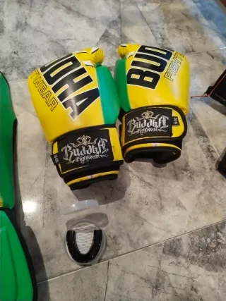 Guantes de boxeo y vendas Buddha