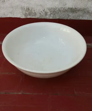 Palangana de cerámica antigua