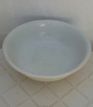 Palangana de cerámica antigua