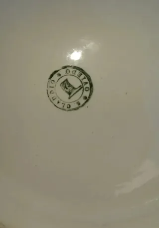 Palangana de cerámica antigua