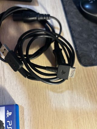 PS Vita Negra + FIFA 13 + 8GB + Cargador