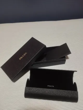 Funda para gafas Prada negra