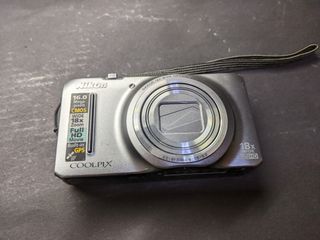 Cámara Nikon Coolpix S9300 Plata