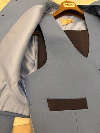 Traje de corto hombre azul y negro