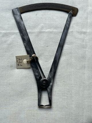 Calibrador de papel 17 cm.