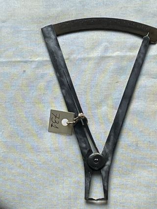 Calibrador de papel 17 cm.