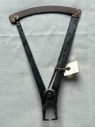 Calibrador de papel 17 cm.