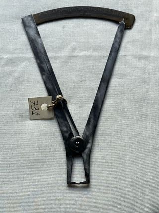 Calibrador de papel 17 cm.