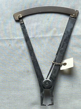 Calibrador de papel 17 cm.