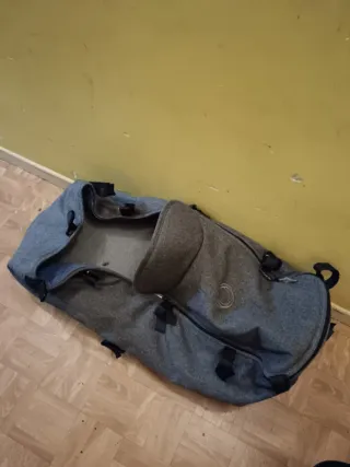 Carrito de bebé con capota y funda