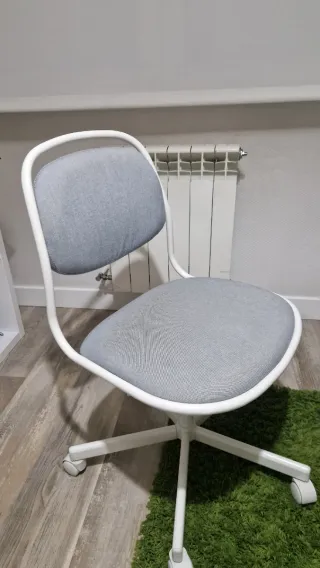Silla de escritorio con ruedas