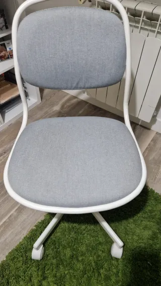 Silla de escritorio con ruedas