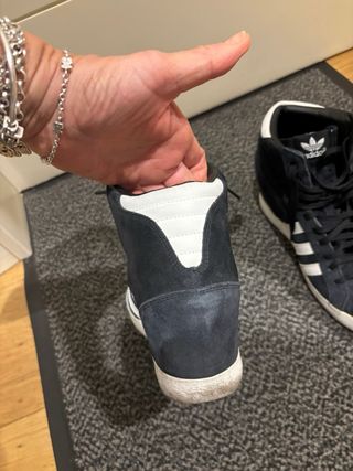 Adidas Tenis Hi Top Negro Blanco  Con tacon