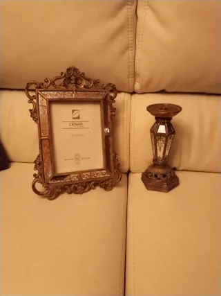 Marco de fotos decorativo dorado