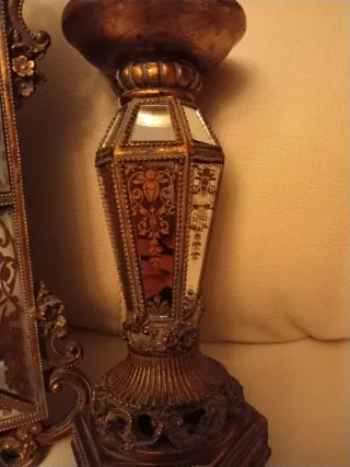 Marco de fotos decorativo dorado