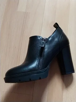 Zapatos negros de tacón