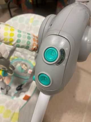 Mecedora automática para bebé con sonido