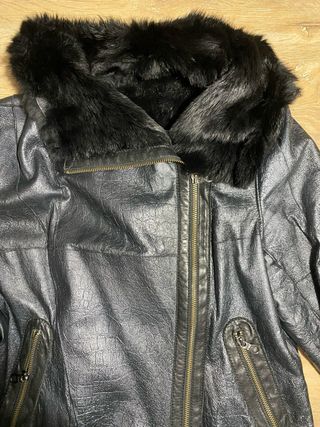 Cazadora pelo conejo negra